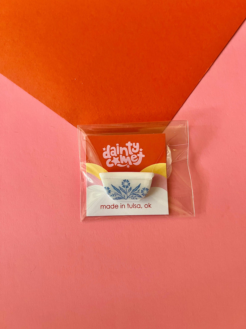 Dainty Comet - Handmade Clay Pyrex Magnets
