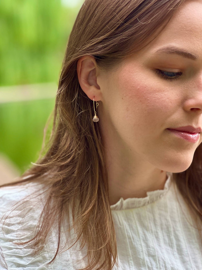 Forai - Mini-Hoop with Rose Quartz Charm Earrings